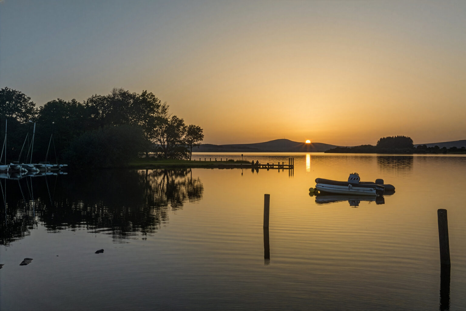 Le lac de Brennilis un soir du mois d'octobre 2023. Tranquillité. bilirit-photographie.fr