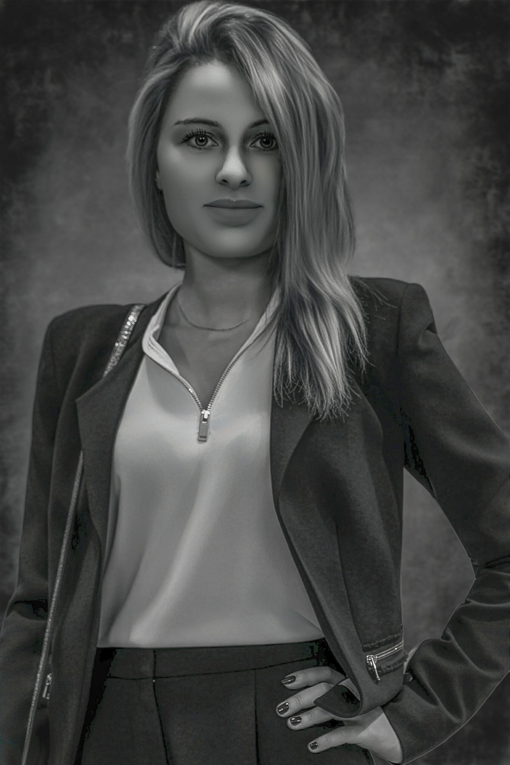 Jeune fille travaillant au Printemps de Brest, magasin de vêtemnts. bilirit-photographie