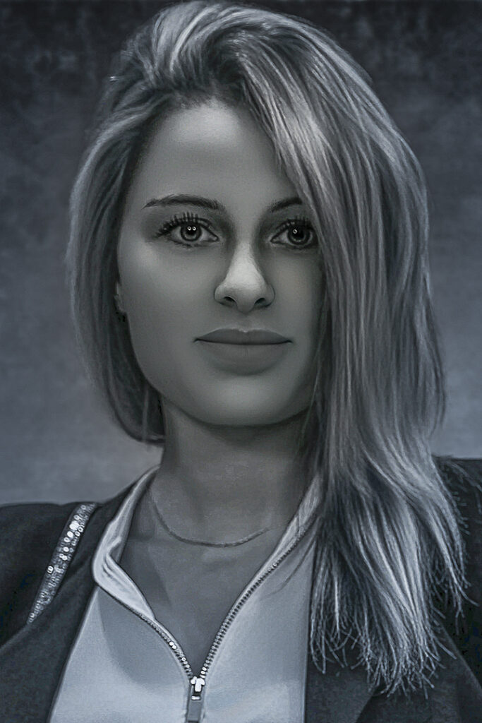 Belle fille salariée du Printemps à Brest